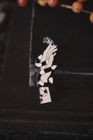 Lively Ghosts - Sandworm Enamel Pin